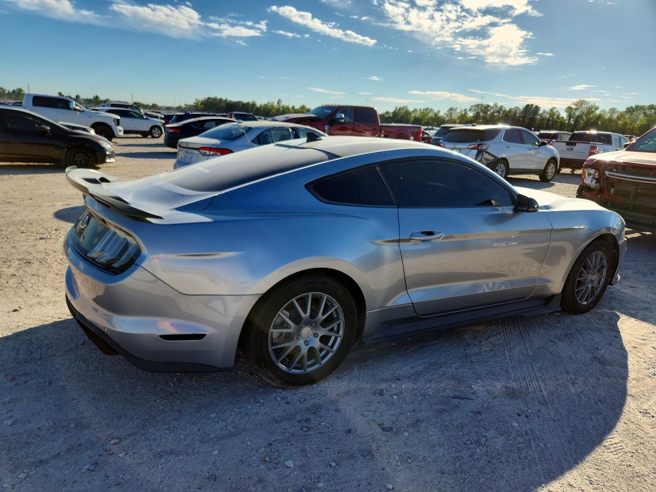 2022 Ford Mustang - Image 3