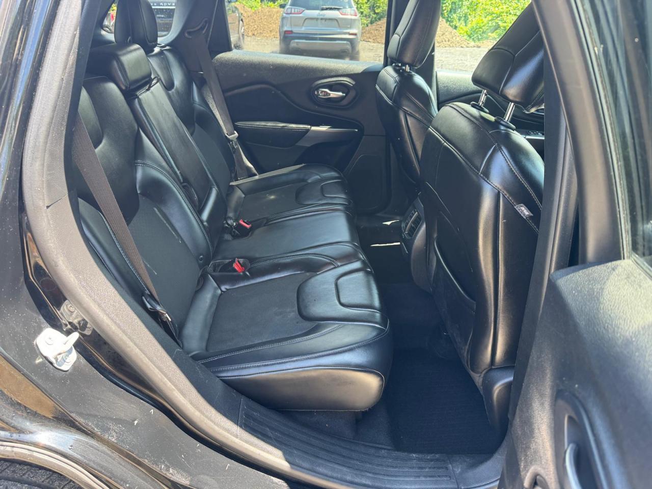 2019 Jeep Cherokee Latitude Plus - Image 6