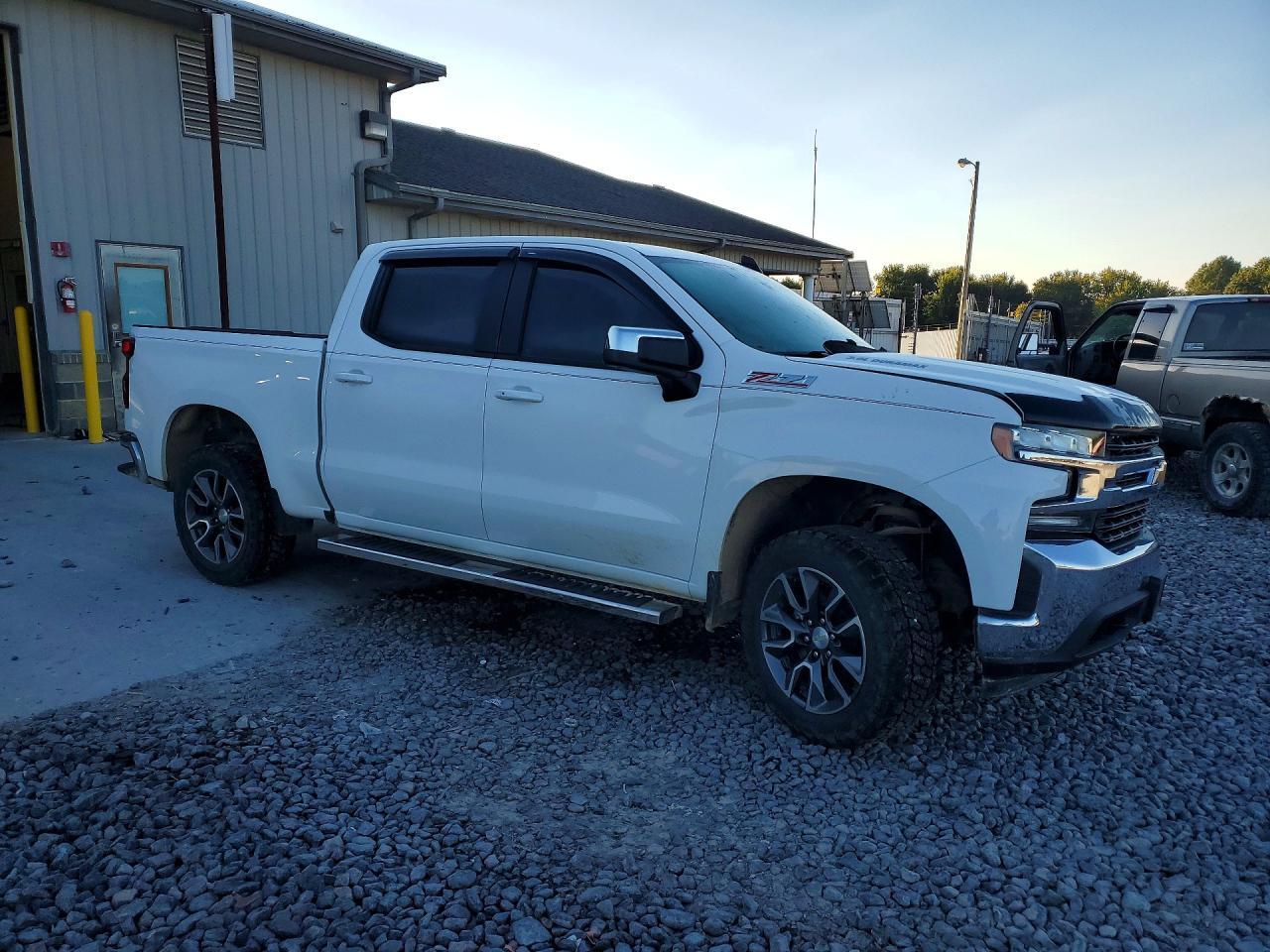 2021 Chevrolet 1500 - Фото 4