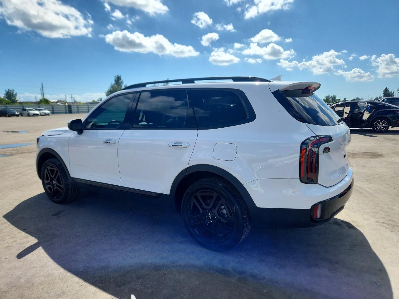 2024 Kia Telluride Ex X-Line - Image 2