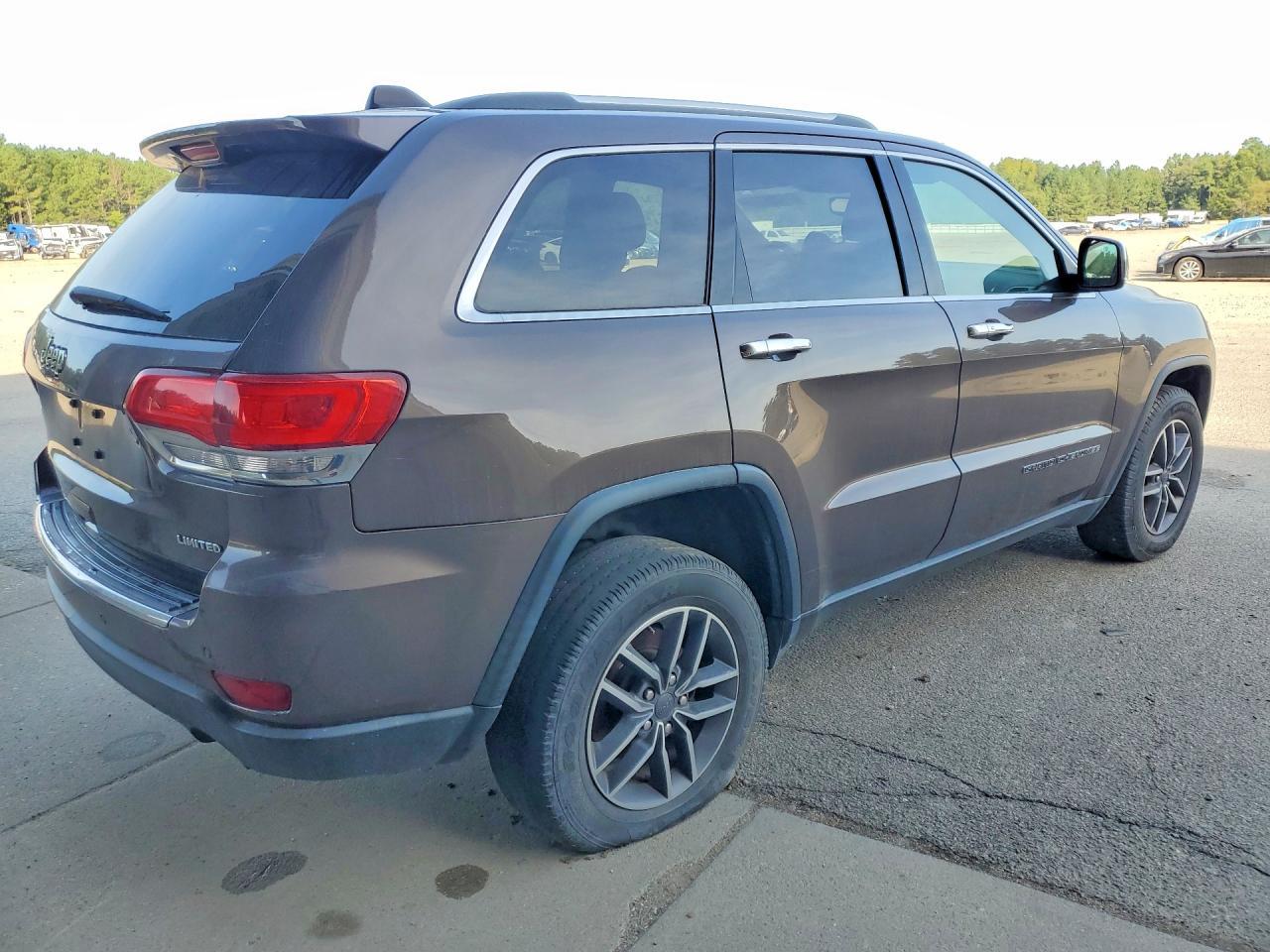 2019 Jeep Grand Cherokee Limited - Image 3