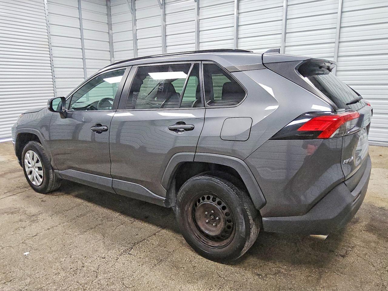 2021 Toyota Rav4 Le - Фото 2