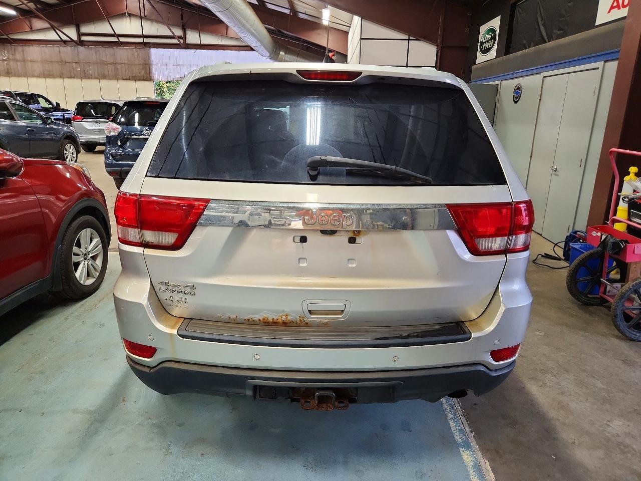 2012 Jeep Grand Cherokee Laredo - Image 6