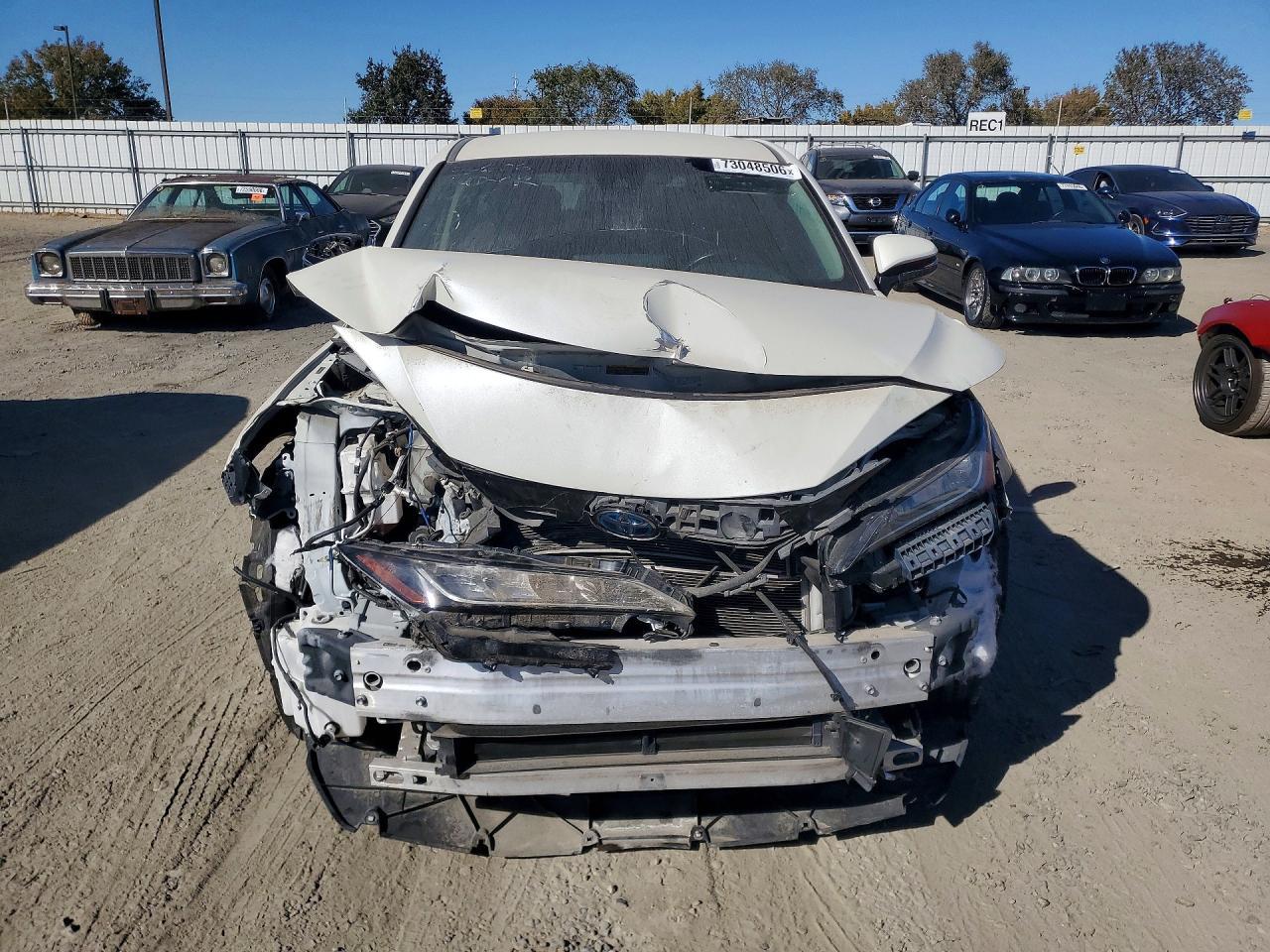 2021 Toyota Venza Le - Фото 5