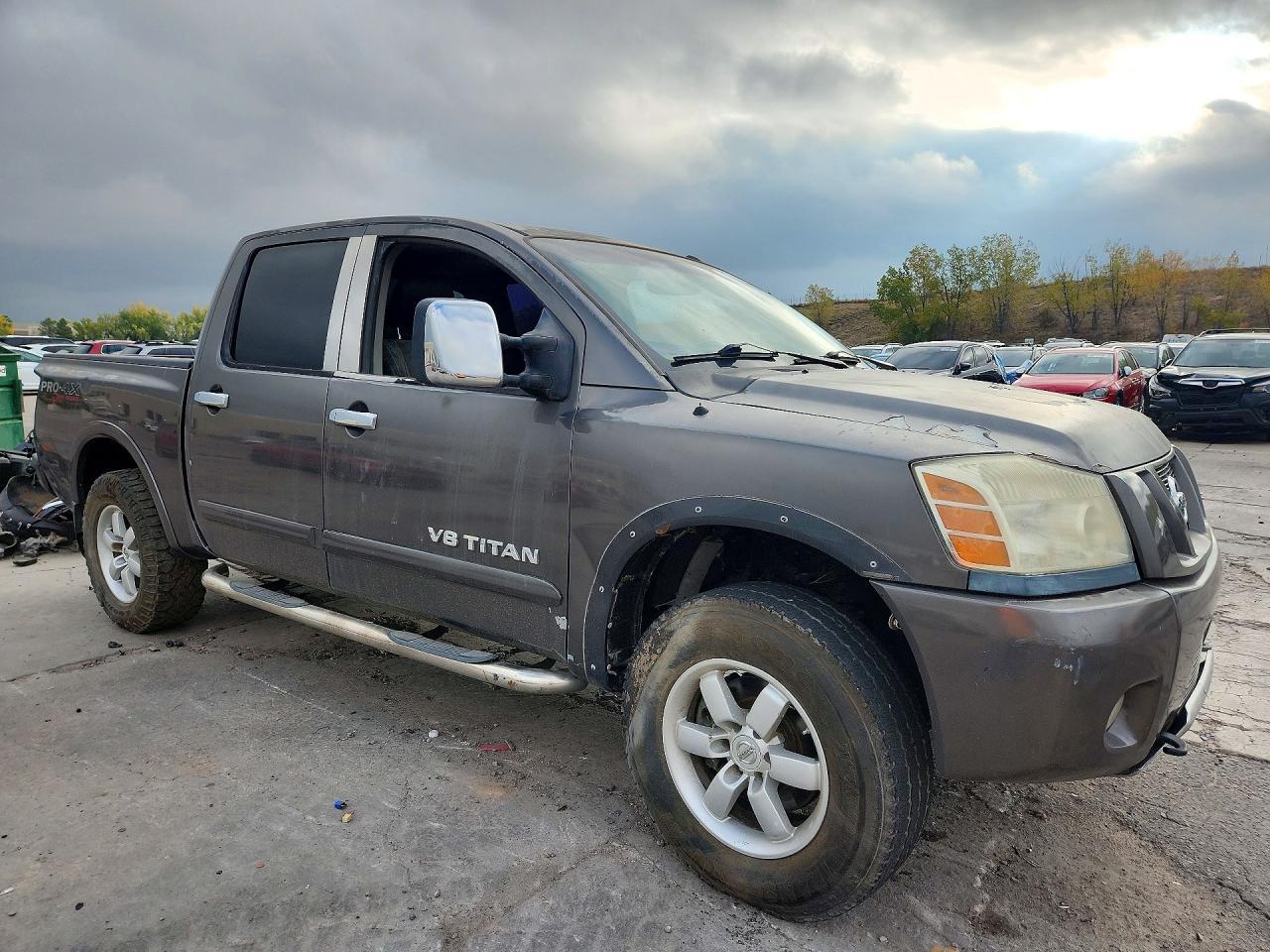 2011 Nissan Titan Sv - Фото 4