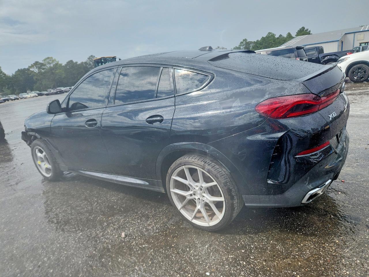 2024 BMW X6 xDrive40I - Image 2