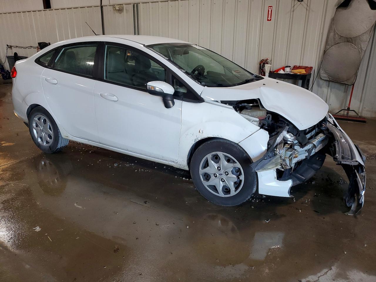 2013 Ford Fiesta Se - Фото 4