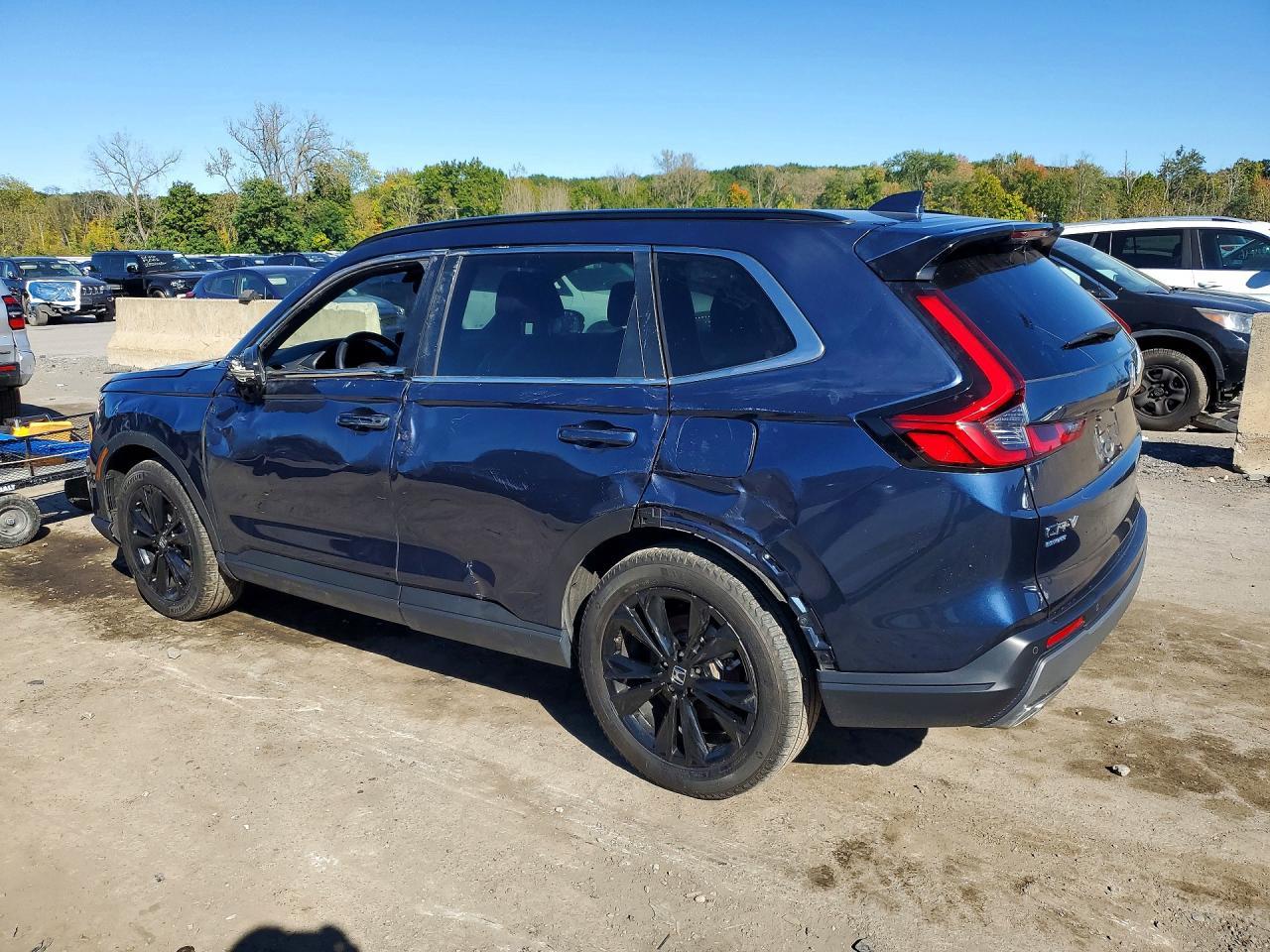 2025 Honda Cr-V Sport Touring - Image 2