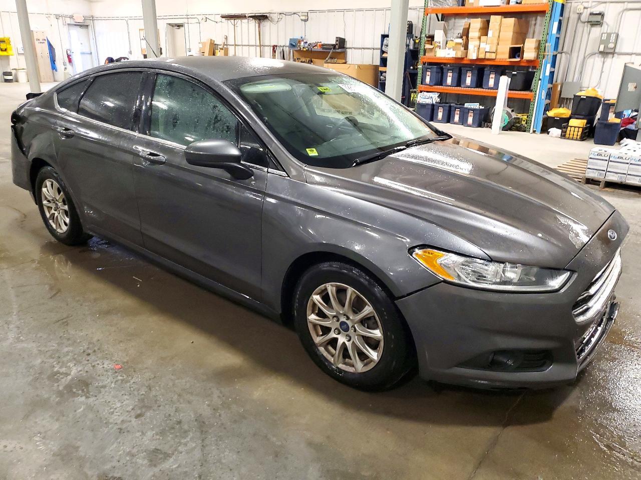 2016 Ford Fusion S - Фото 4