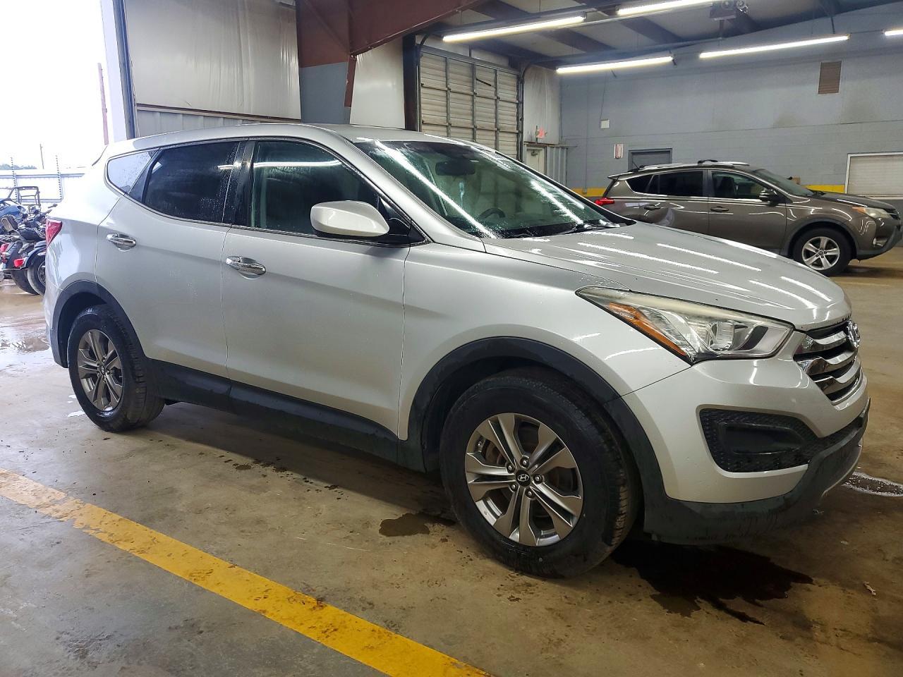 2016 Hyundai Santa Fe Sport 2.4L - Image 4