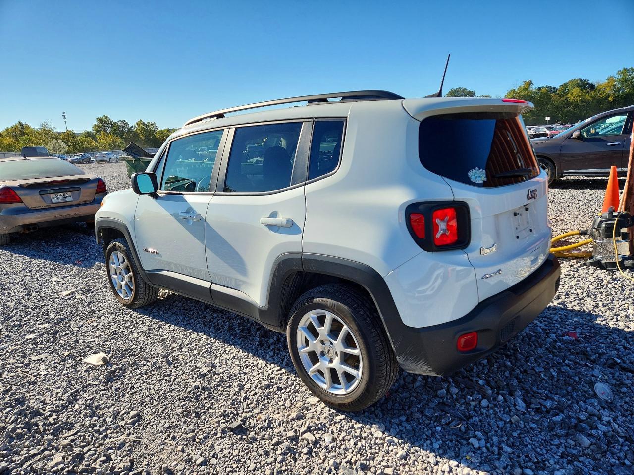 2022 Jeep Renegade Latitude - Фото 2