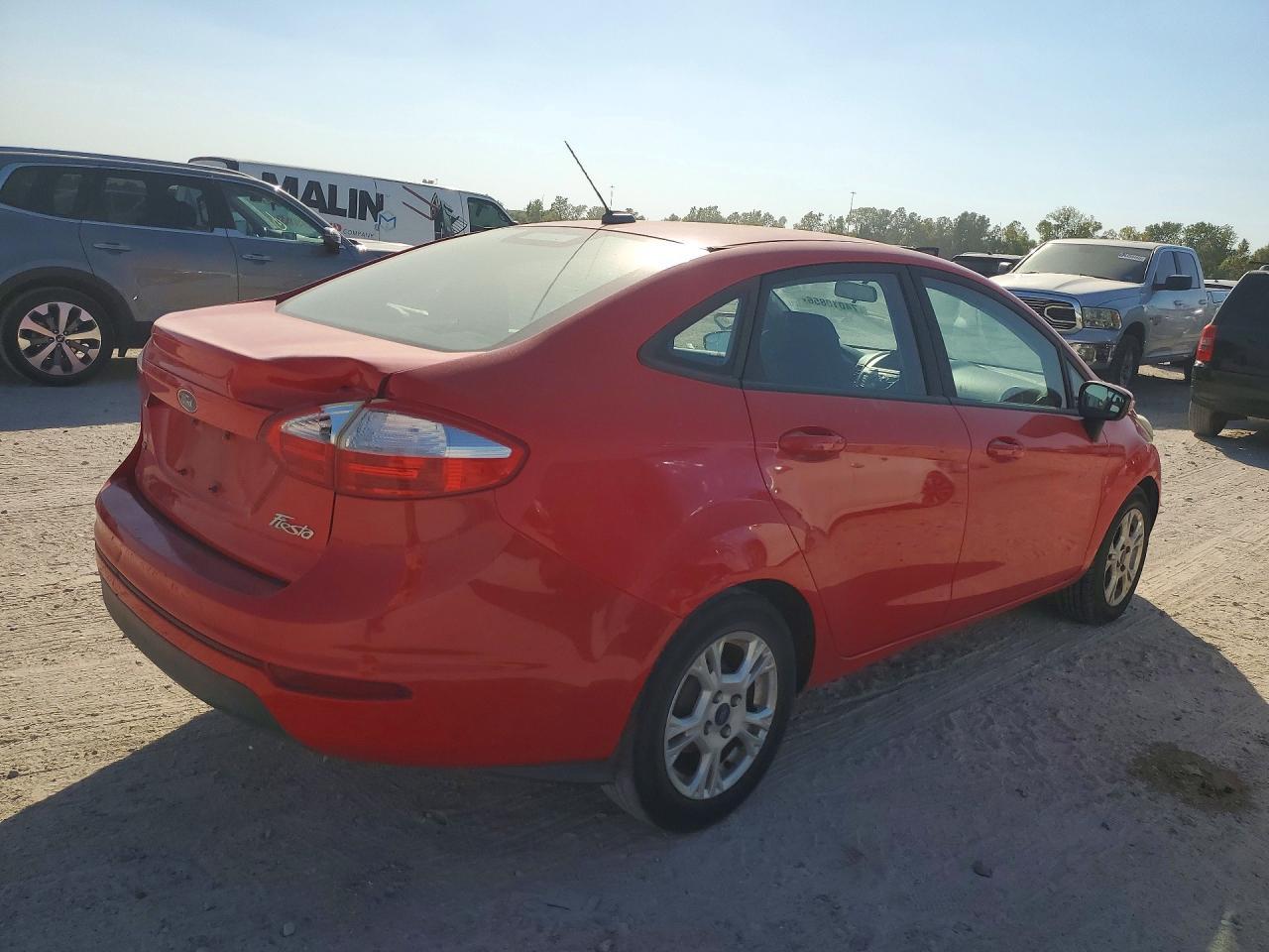 2015 Ford Fiesta Se - Image 3