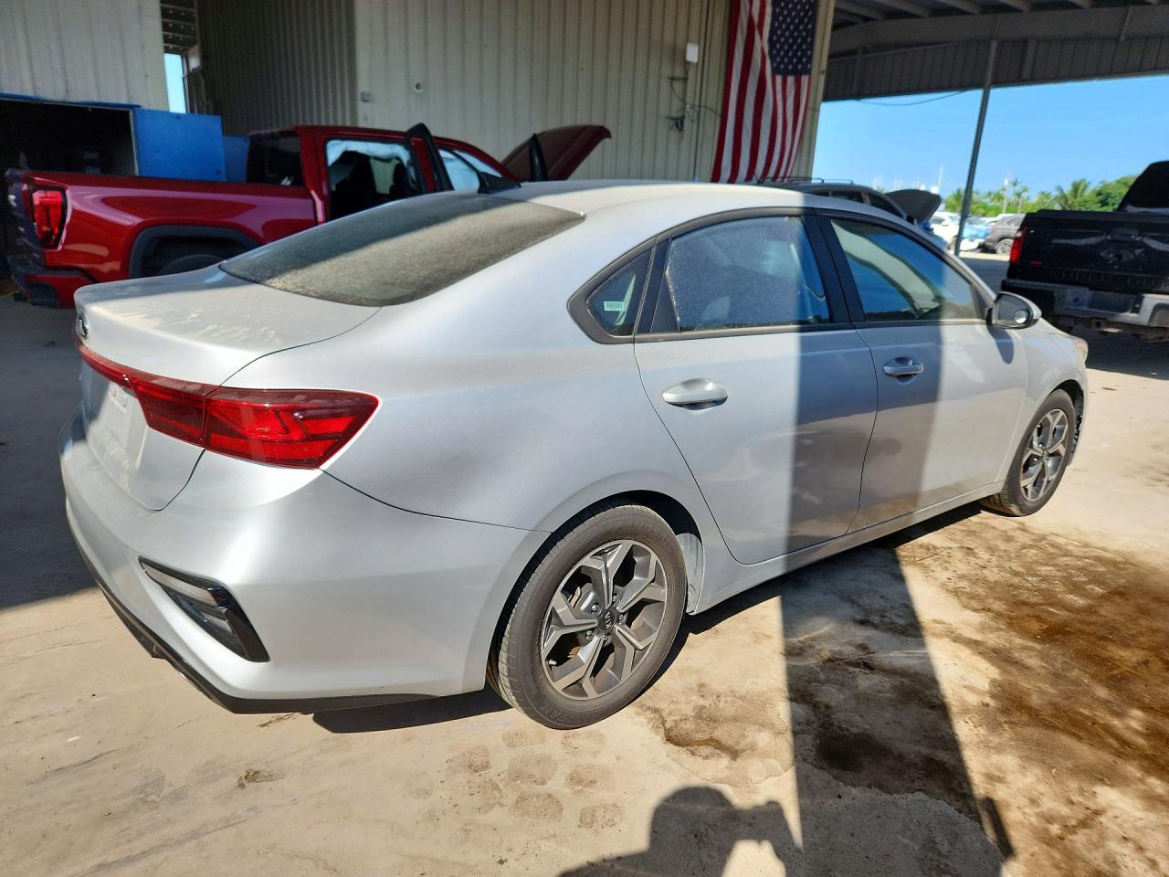 2021 Kia Forte Lxs - Image 3