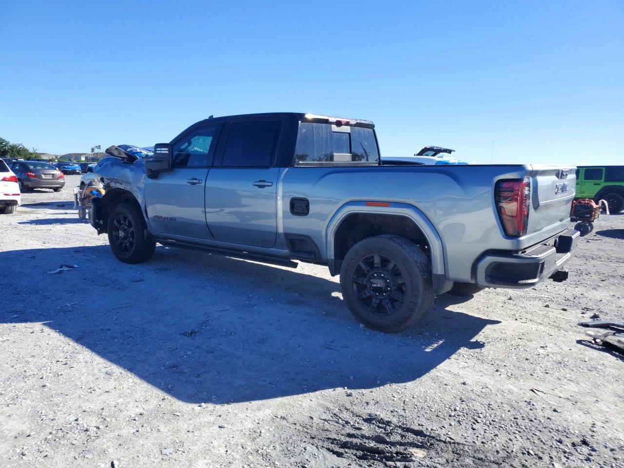 2024 GMC Sierra K2500 At4 - Фото 2