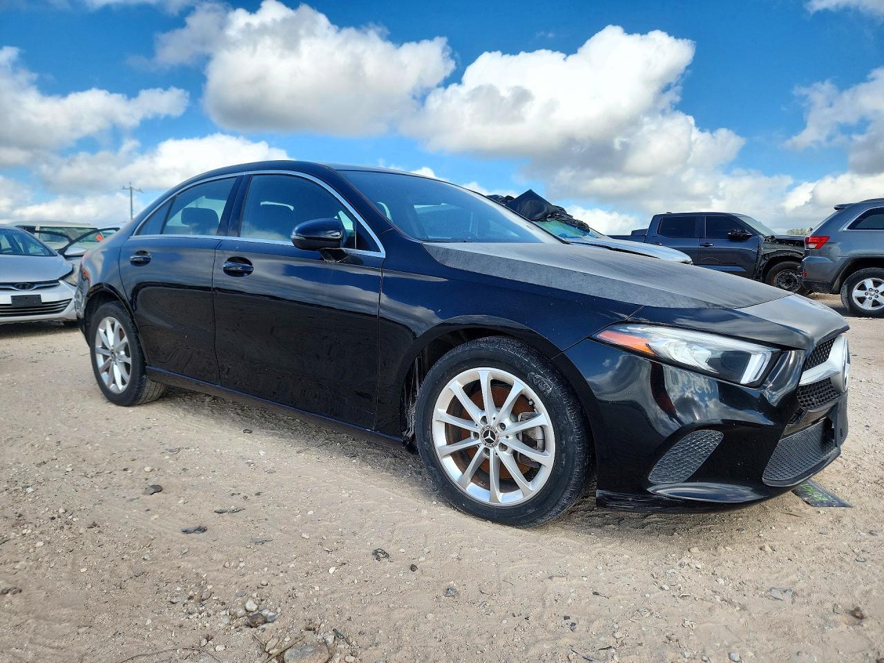 2019 Mercedes-Benz A 220 - Фото 4