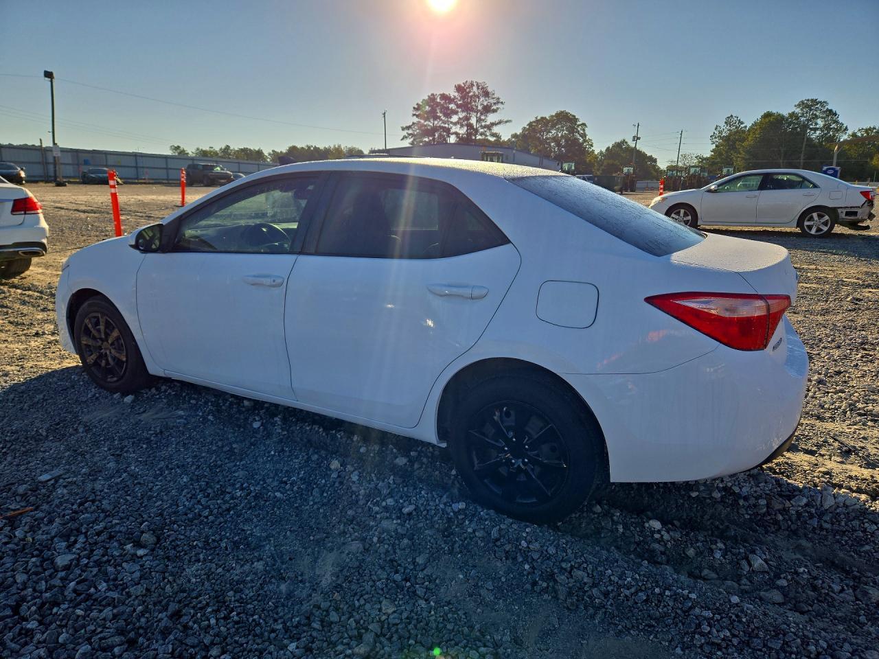 2018 Toyota Corolla Le - Фото 2