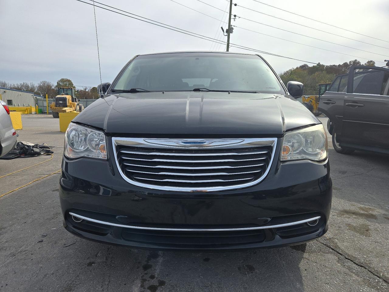 2015 Chrysler Town & Country Touring - Фото 5