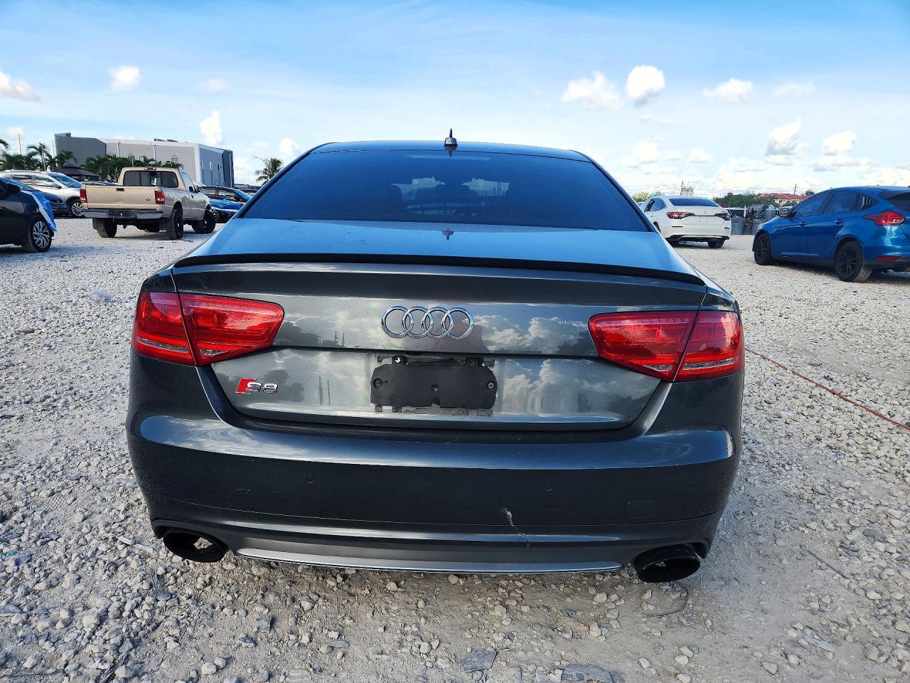 2013 Audi S8 Quattro - Image 6