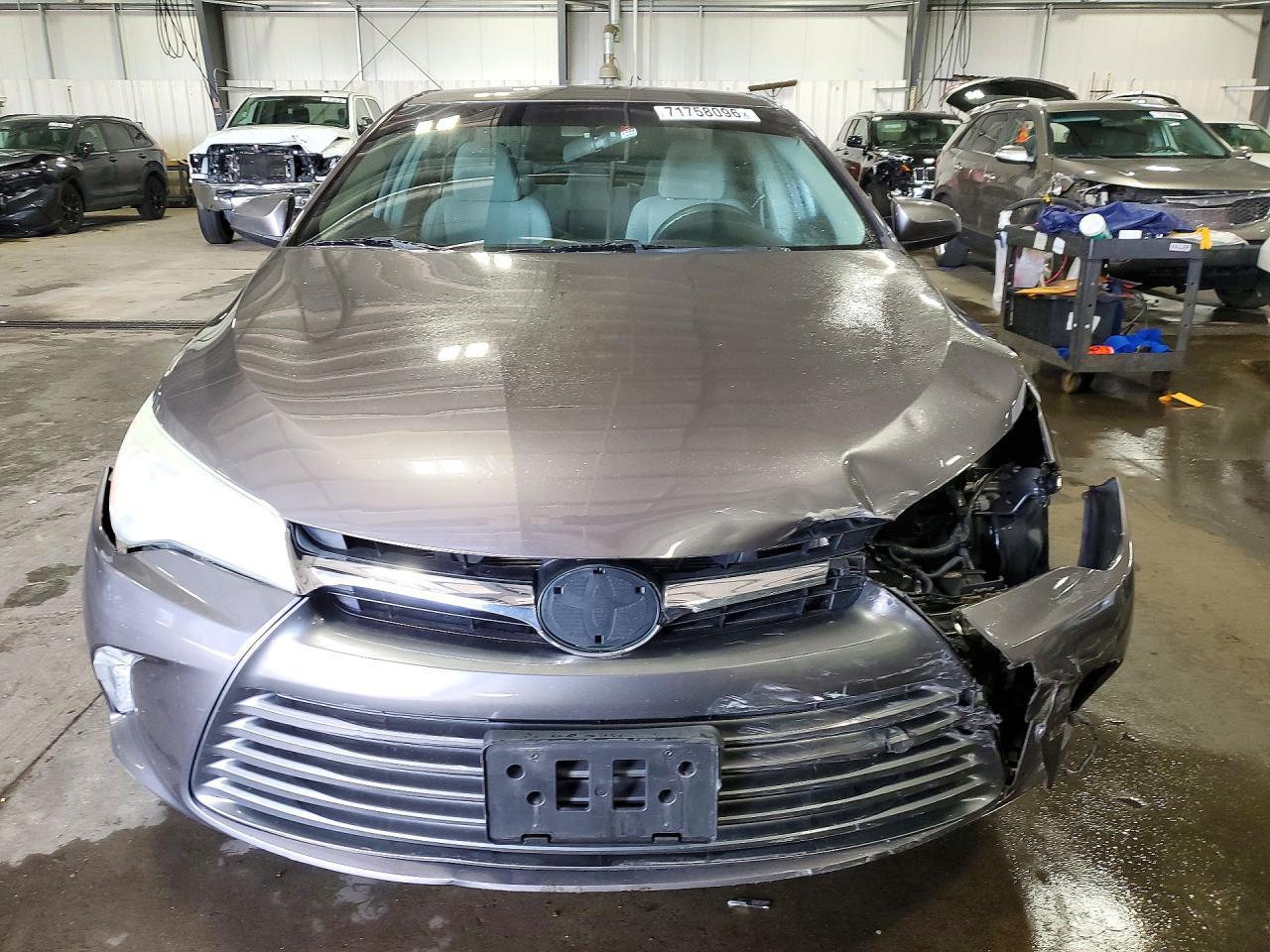 2016 Toyota Camry Le - Фото 5