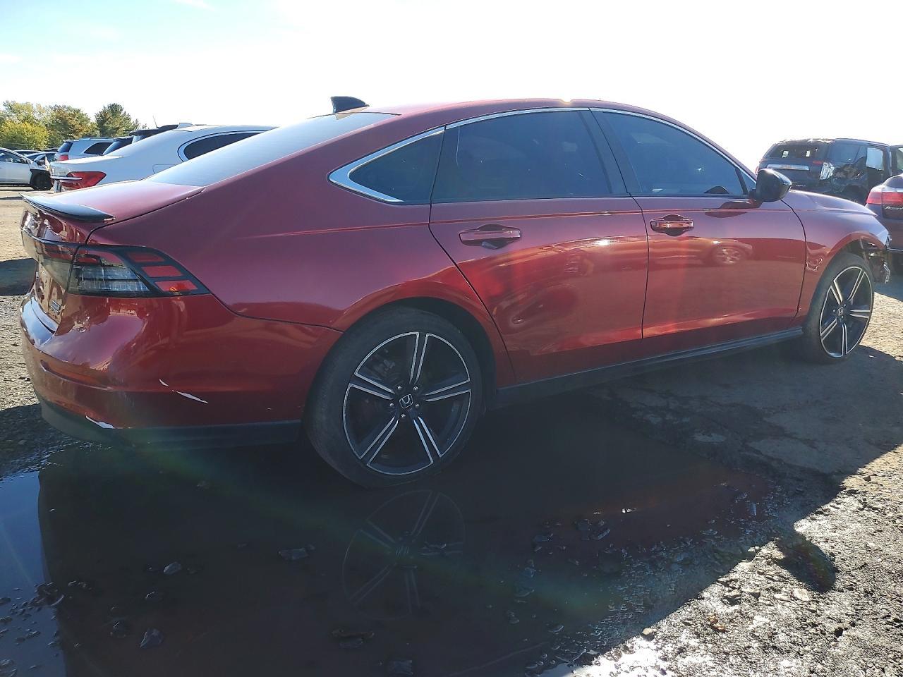 2023 Honda Accord Hybrid Sport - Image 3
