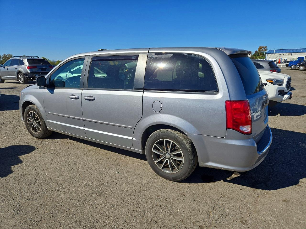 2015 Dodge Grand Caravan Se - Image 2