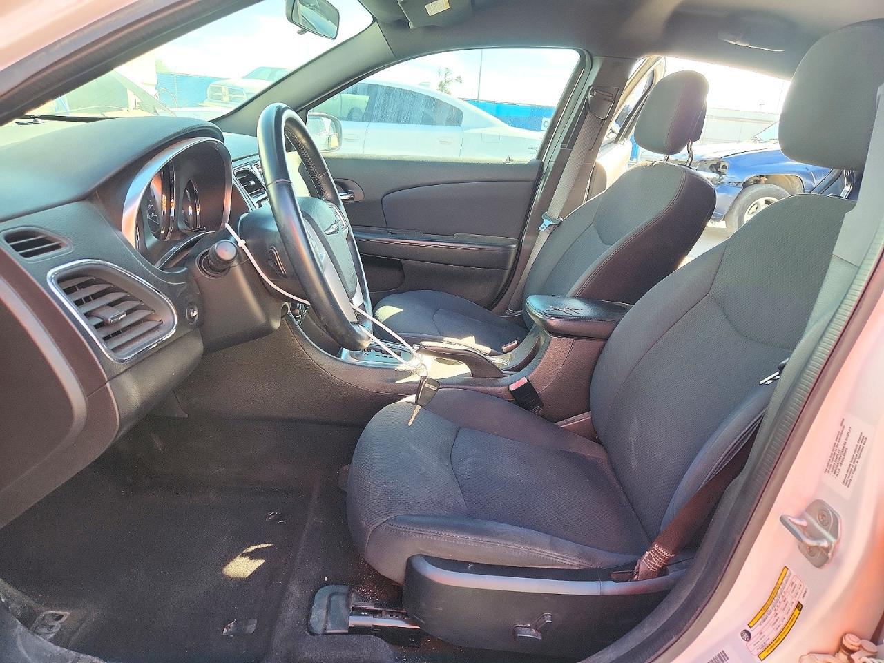 2012 Chrysler 200 Touring - Фото 7