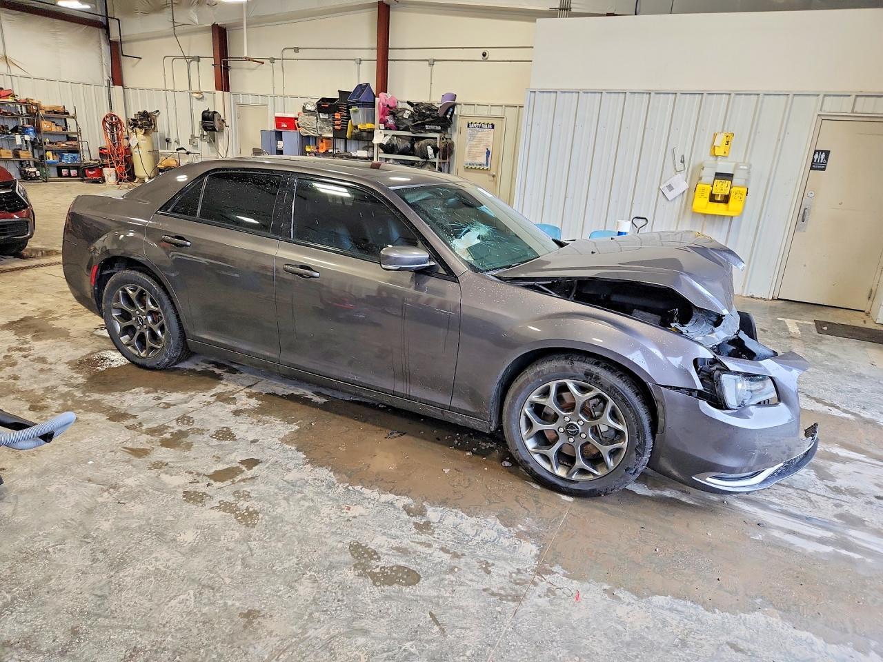 2015 Chrysler 300 S - Image 4