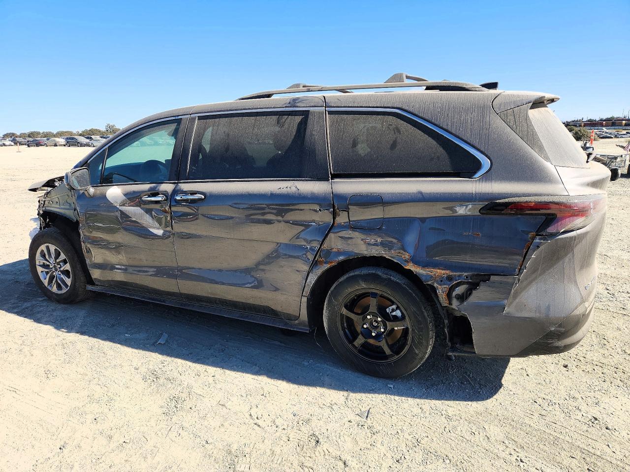 2025 Toyota Sienna Xle 7-Passenger - Фото 2