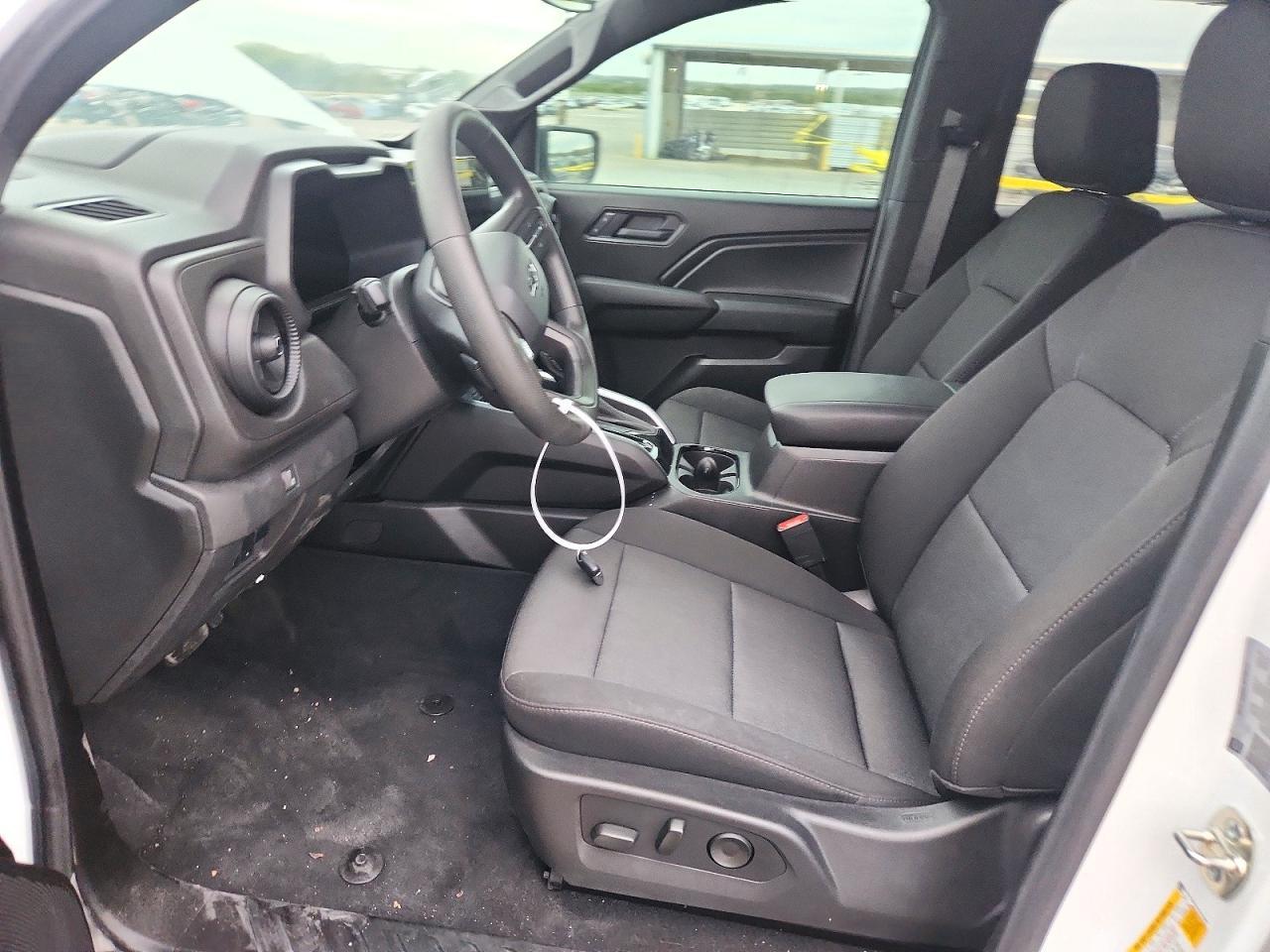 2024 Chevrolet Colorado Trail Boss - Image 7