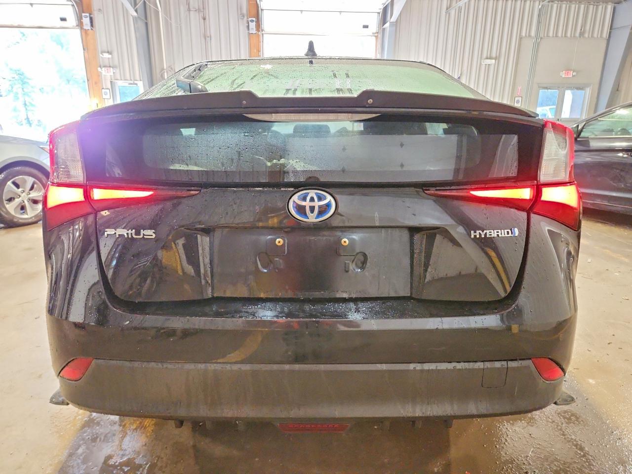 2020 Toyota Prius Le - Image 6