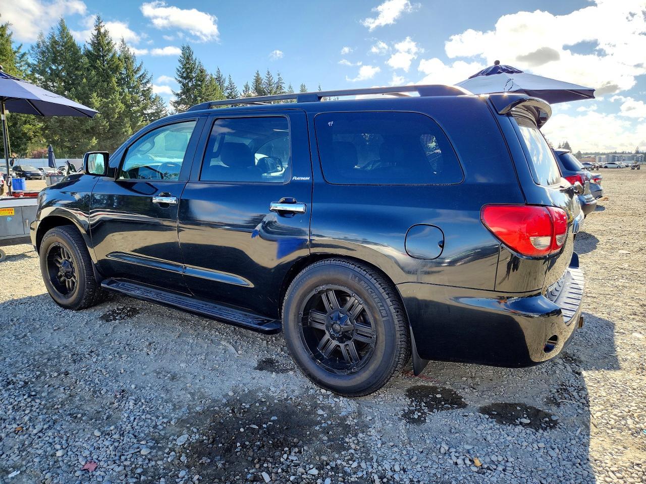 2010 Toyota Sequoia Platinum - Фото 2