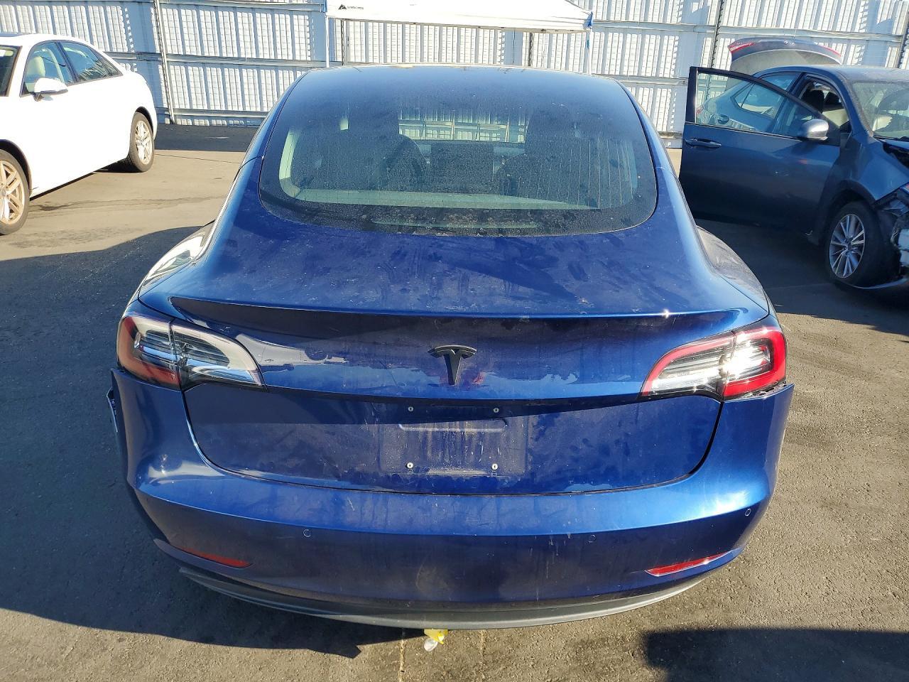 2018 Tesla Model 3 - Image 6