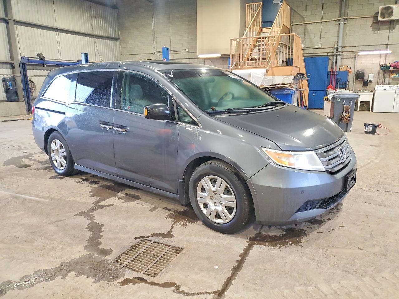 2011 Honda Odyssey Touring - Фото 4
