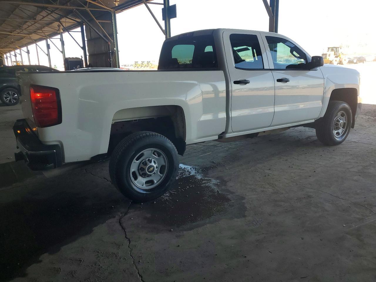 2017 Chevrolet Silverado C2500 Heavy Duty - Image 3