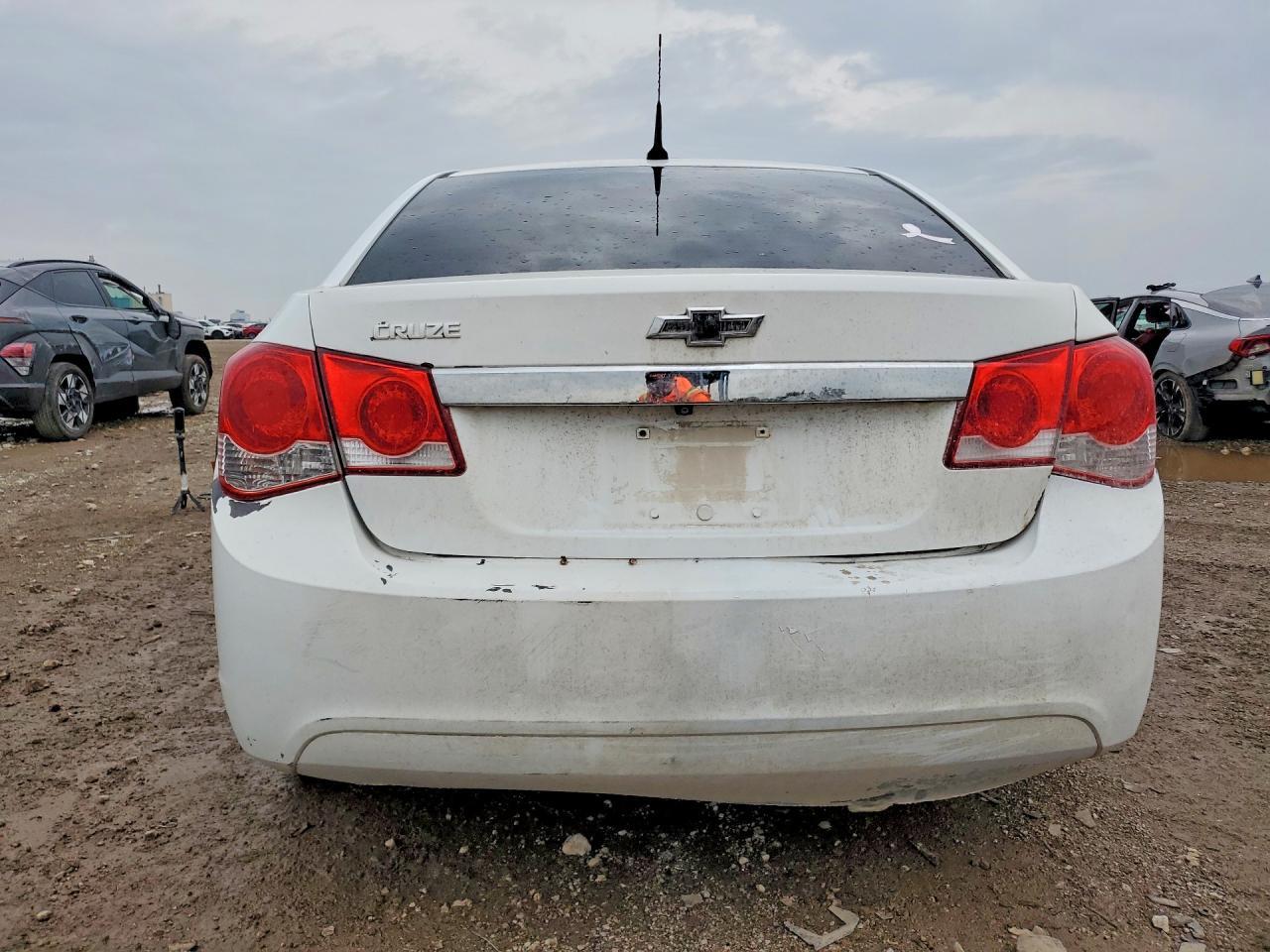 2013 Chevrolet Cruze Ls - Image 6