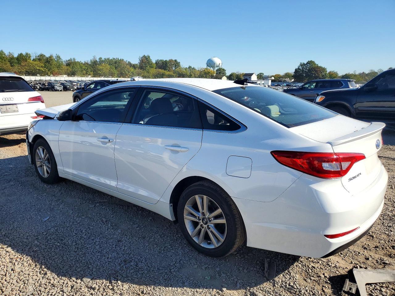 2016 Hyundai Sonata Se - Image 2