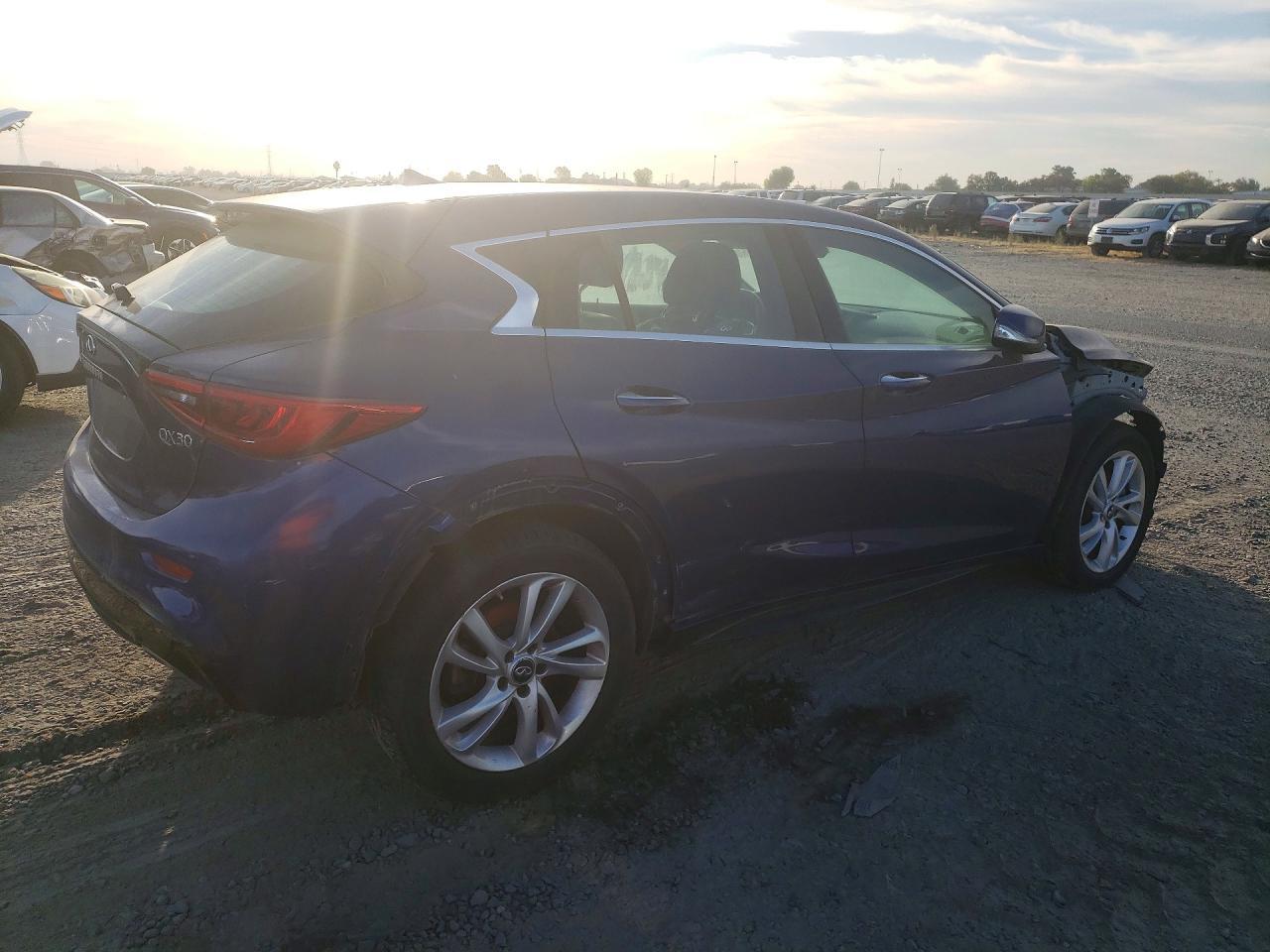 2018 Infiniti Qx30 Luxury - Фото 3