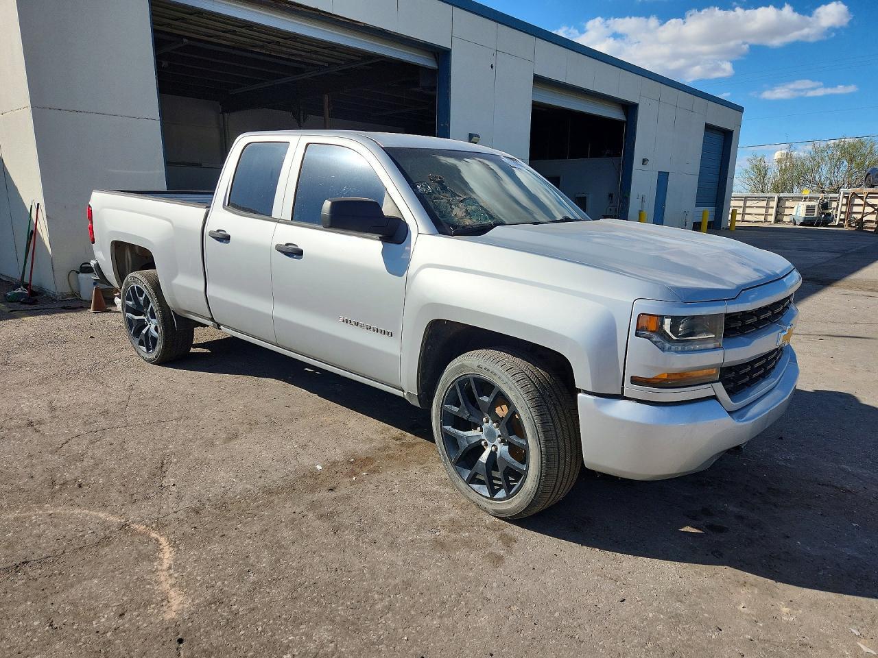 2017 Chevrolet Silverado C1500 Custom - Image 4