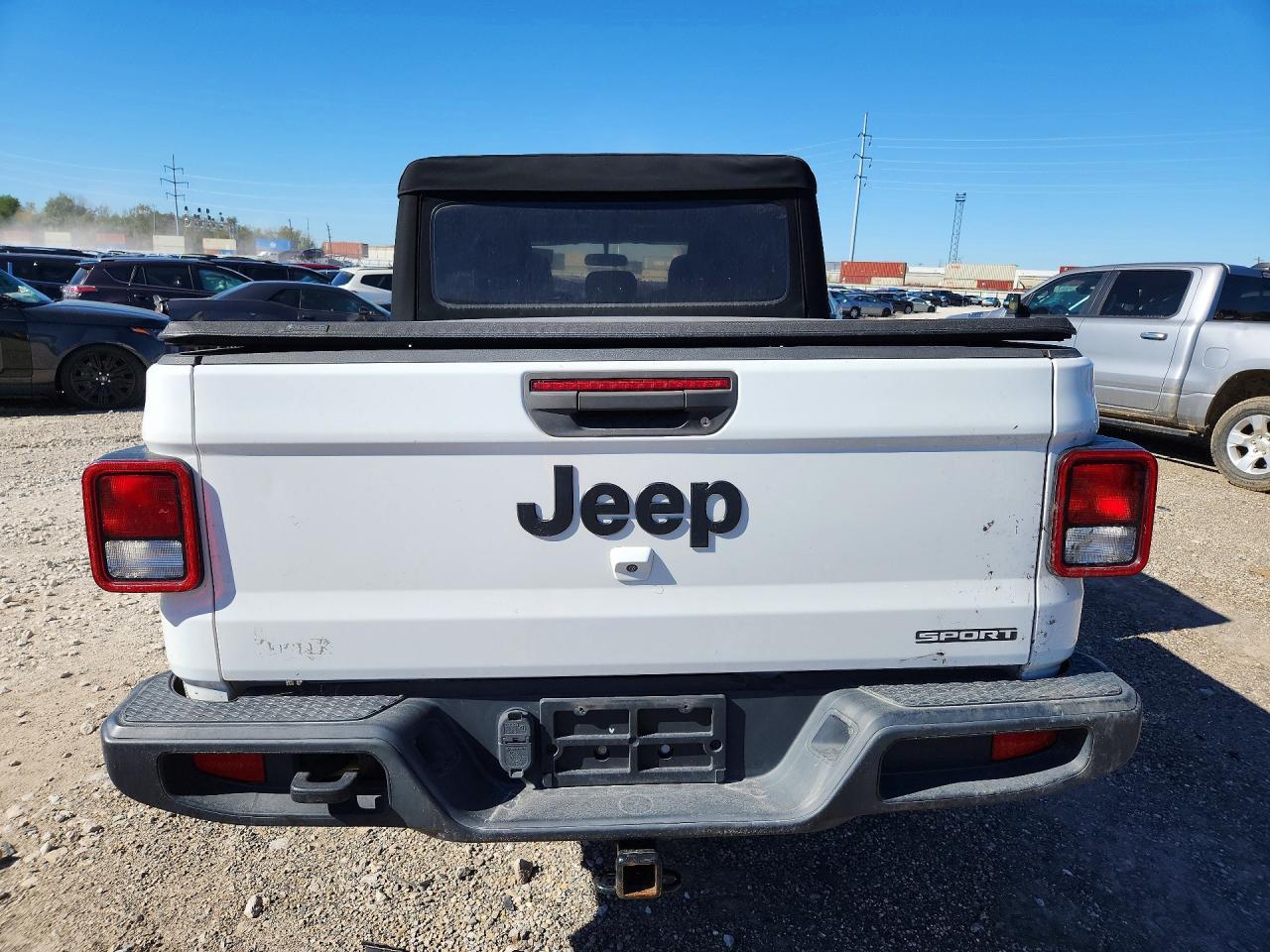 2020 Jeep Gladiator Sport - Image 6