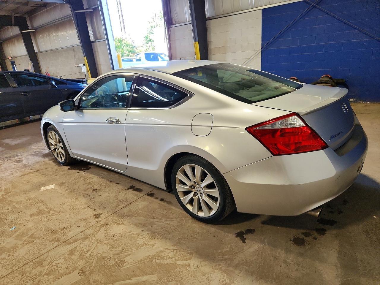 2010 Honda Accord Exl - Image 2
