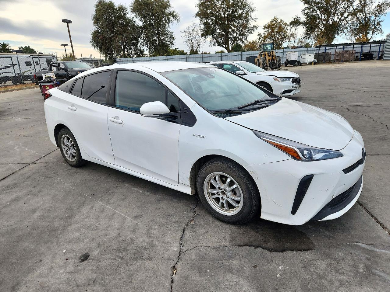 2020 Toyota Prius Le - Фото 4