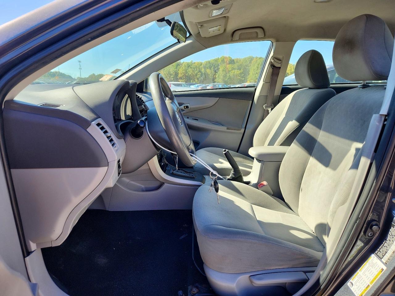2009 Toyota Corolla Le - Image 7