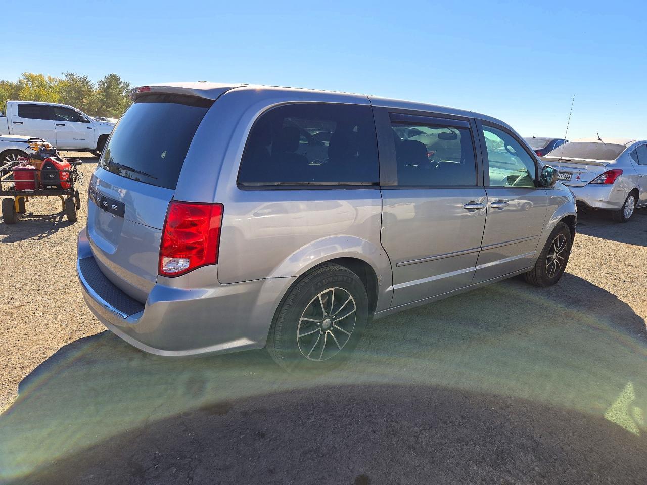 2015 Dodge Grand Caravan Se - Image 3
