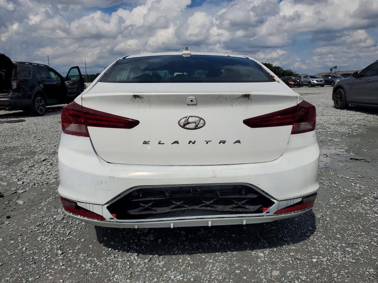 2020 Hyundai Elantra Sel - Фото 6