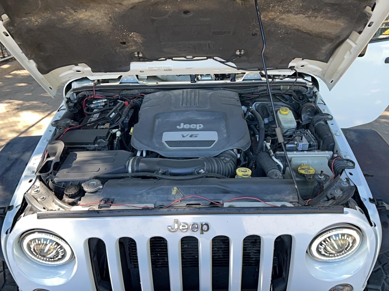 2015 Jeep Wrangler Unlimited Rubicon - Image 7