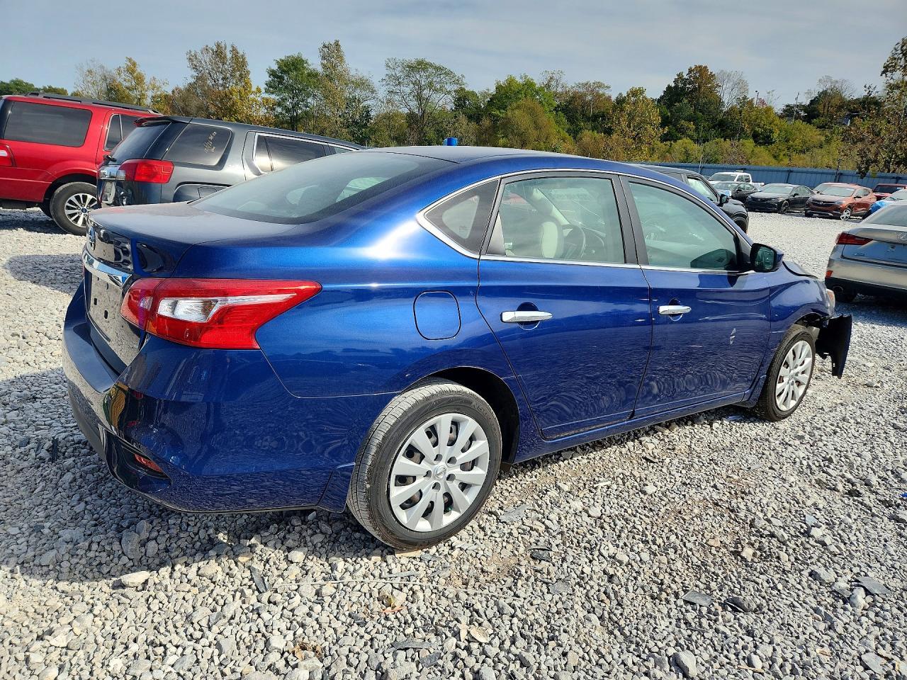 2017 Nissan Sentra S - Фото 3