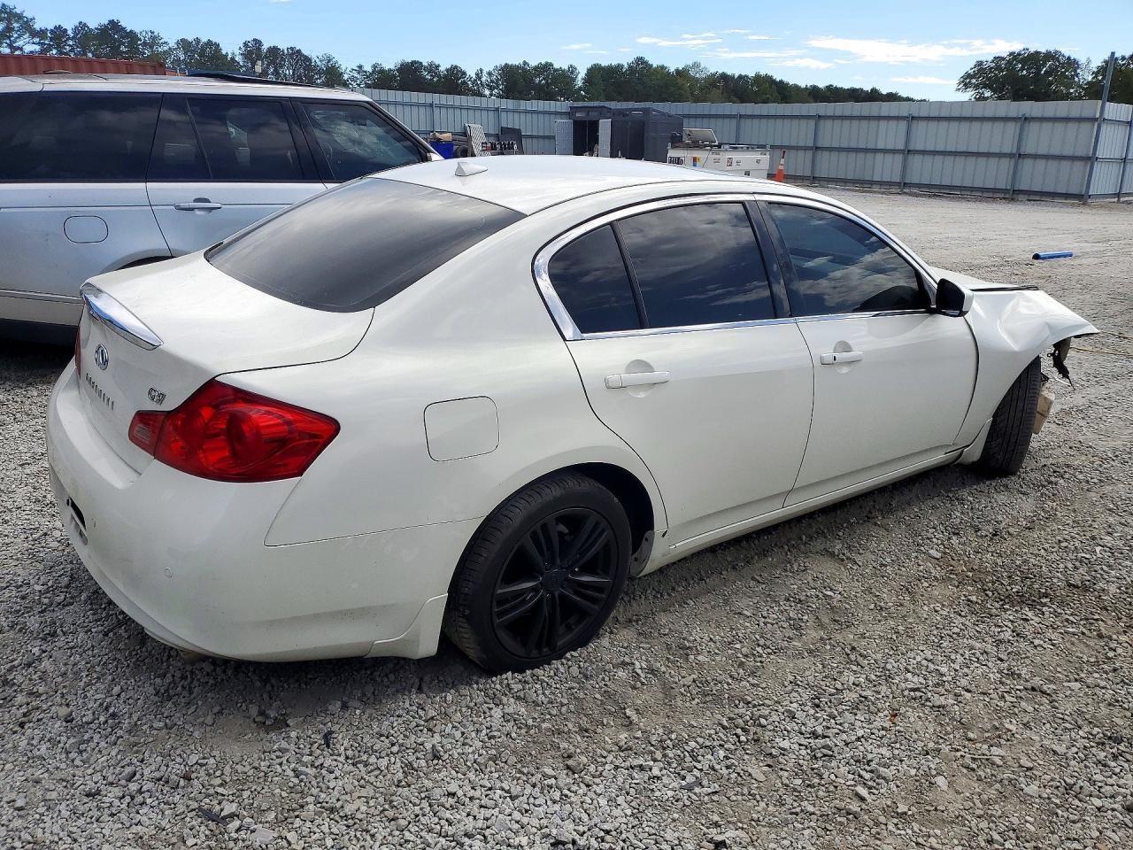 2011 Infiniti G37 Sedan Journey - Image 3