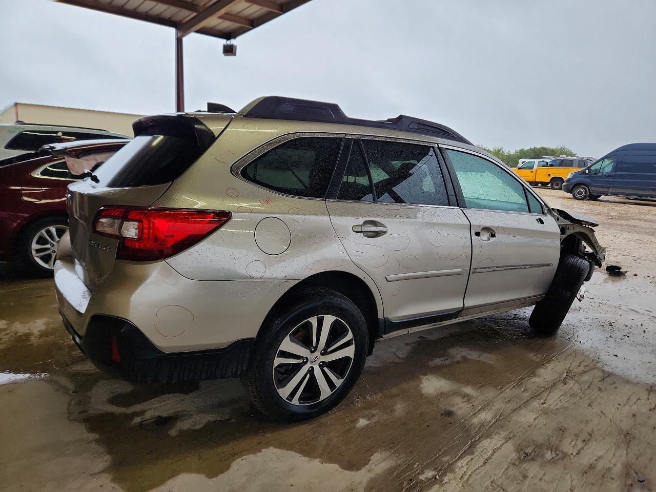 2018 Subaru Outback 2.5I Limited - Image 3