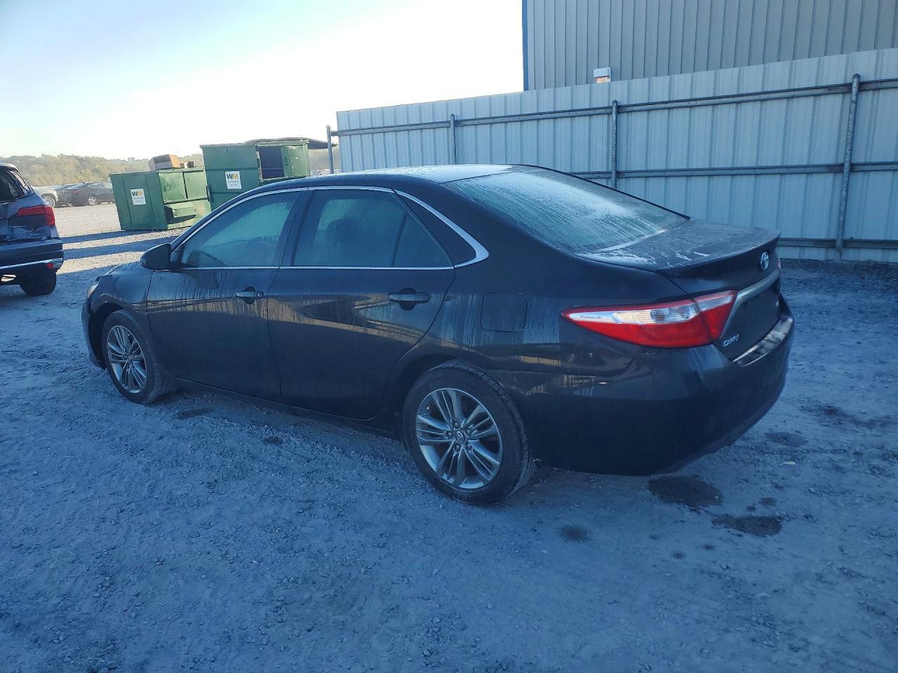 2017 Toyota Camry Se - Фото 2