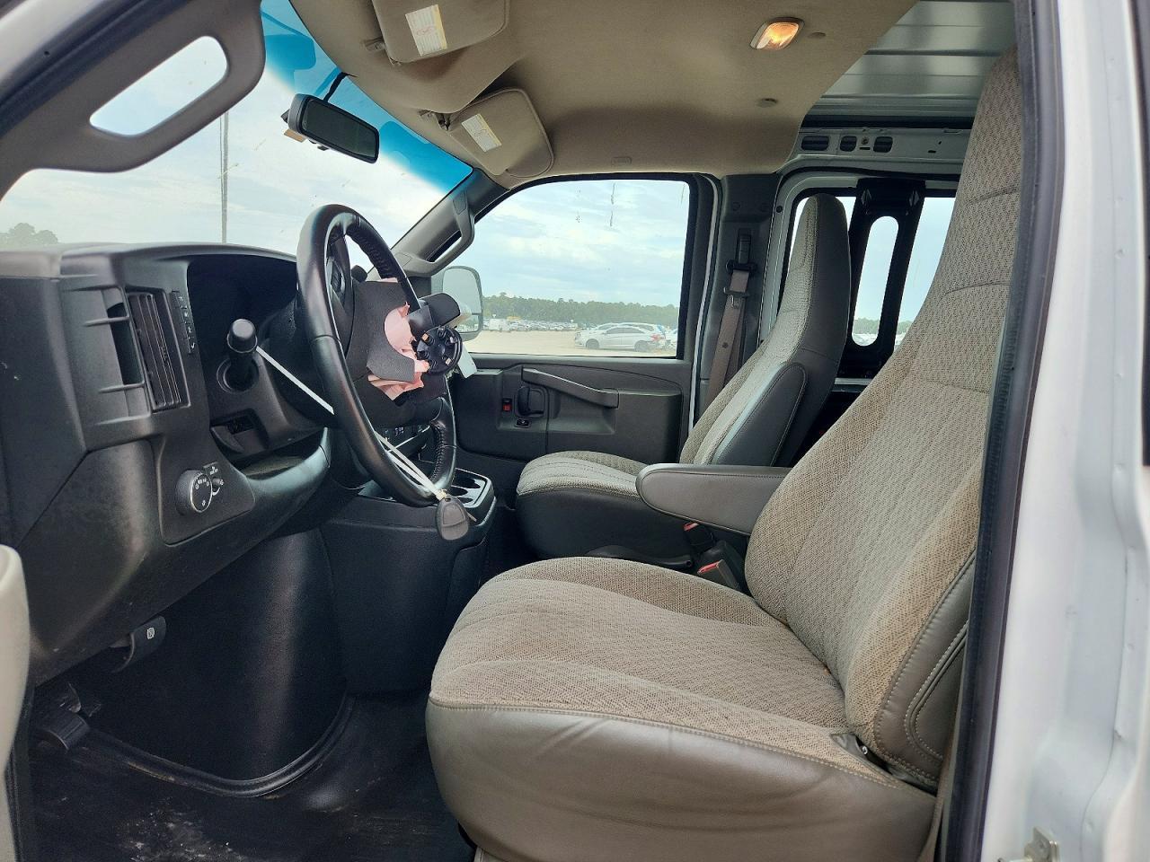 2023 Chevrolet Express G2500 - Image 7